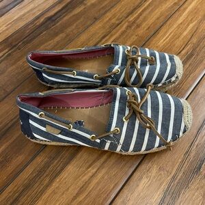 Sperry size 8
